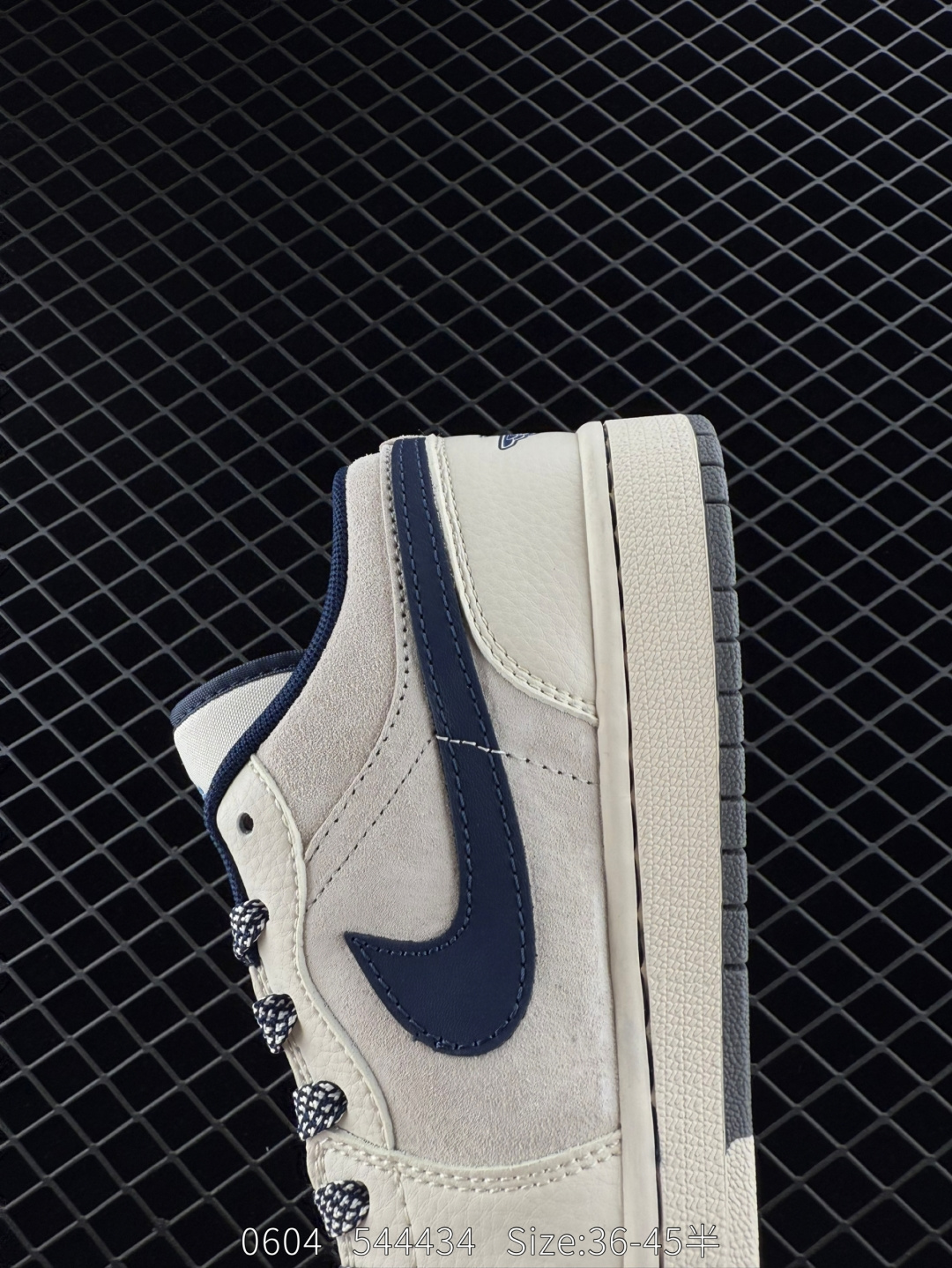 Air Jordan 1 Low GS”Light Smoke Grey/Black“